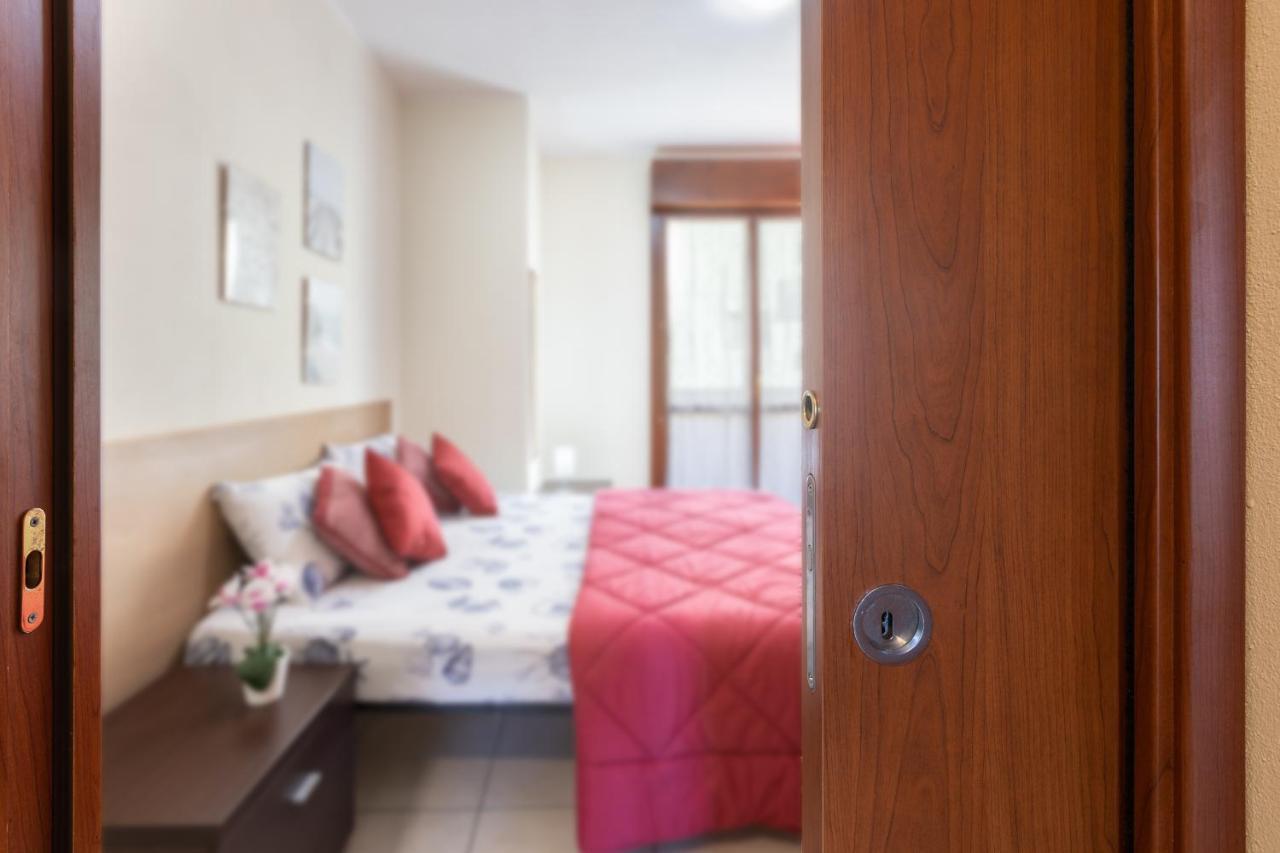 Ogliastra Apartment Rooms Кальярі Екстер'єр фото